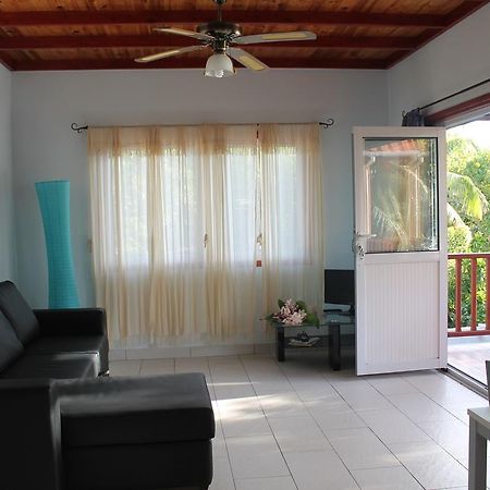 Green Blue Beach House Baie Lazare  エクステリア 写真